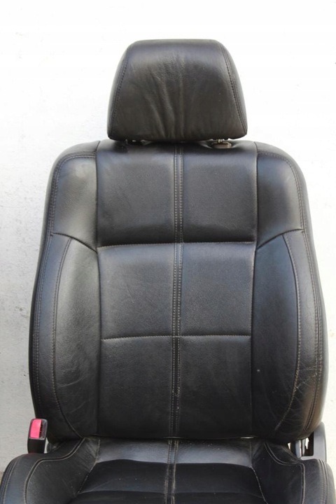 2002-2007 Subaru Impreza Black Leather /Seats/Pair - Image 4